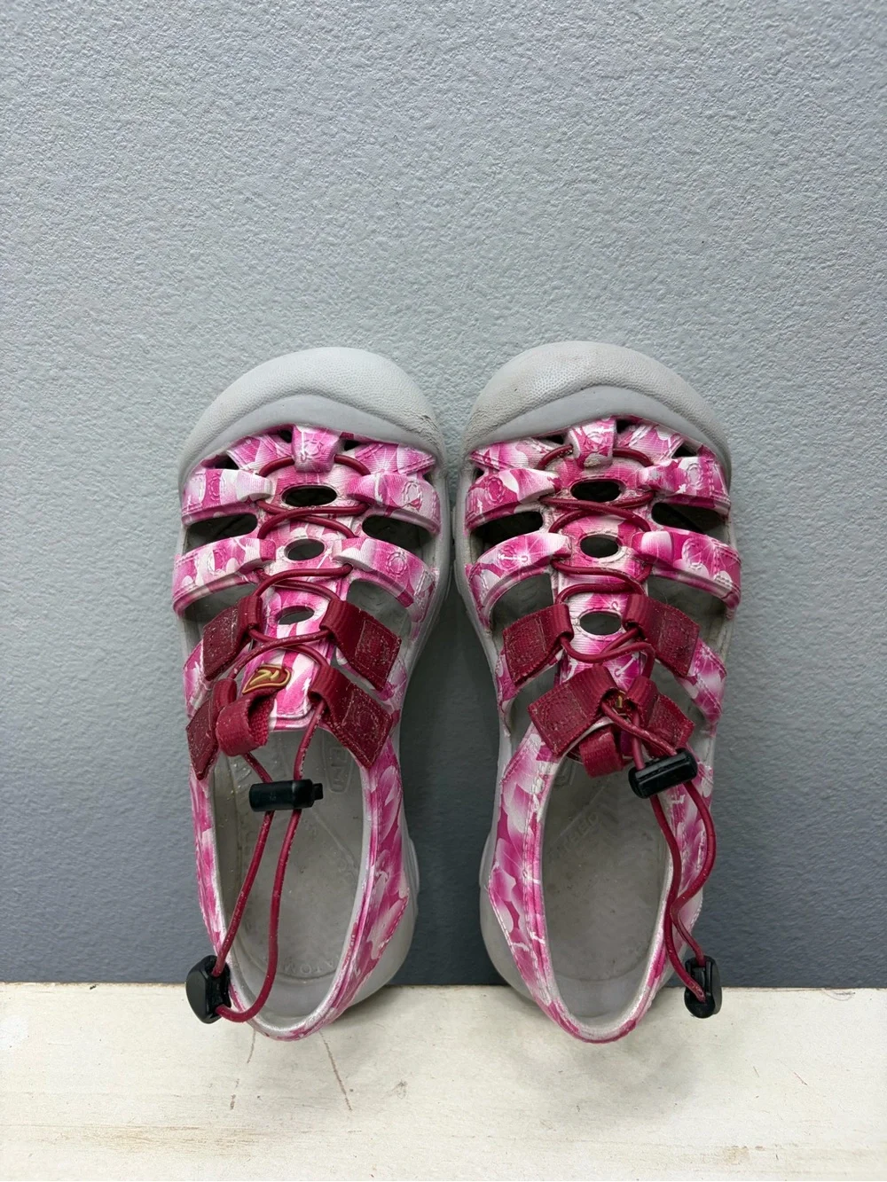 Keen Pink Rubber Newport H2 Fisherman Sandals Size 3 Girls
